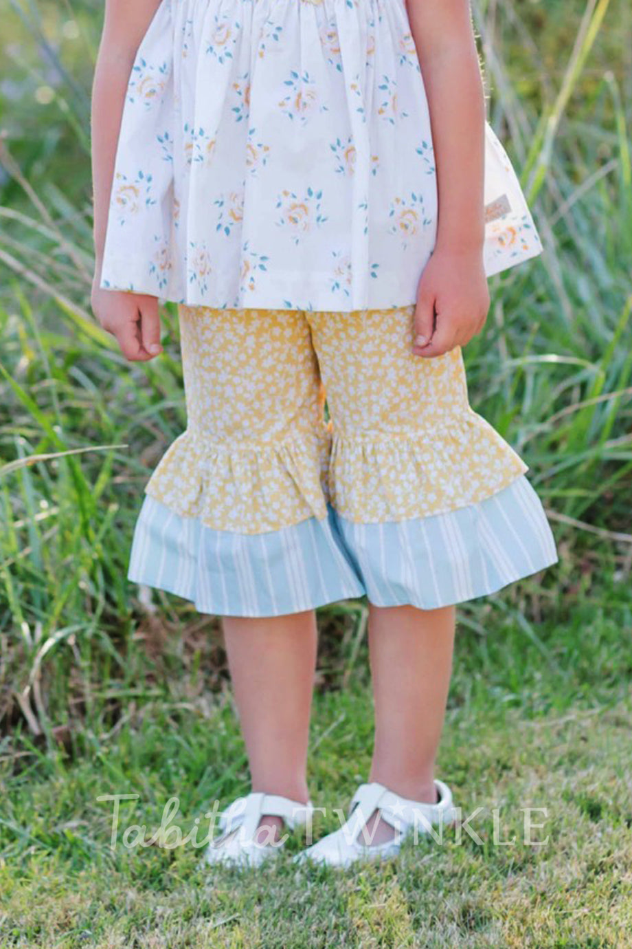 Ruffle capris best sale